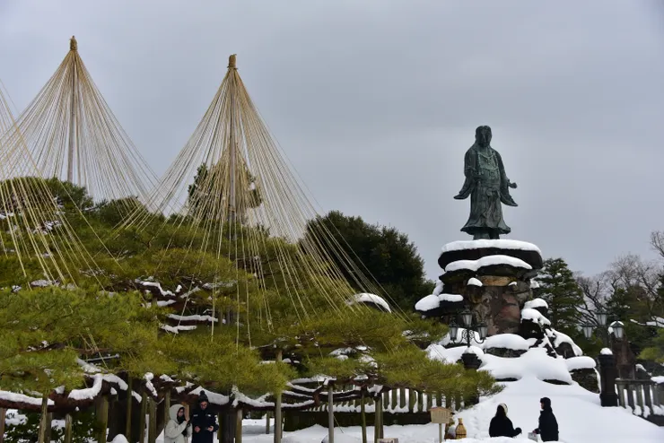 園中的日本武尊の像