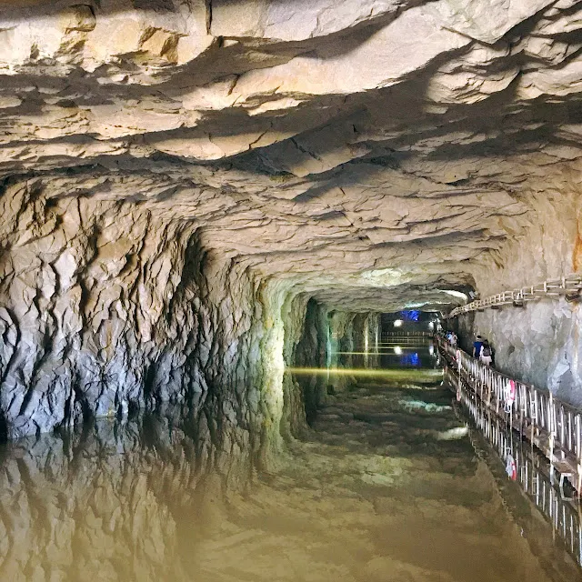 金門自由行必去景點翟山坑道花崗岩水上坑道