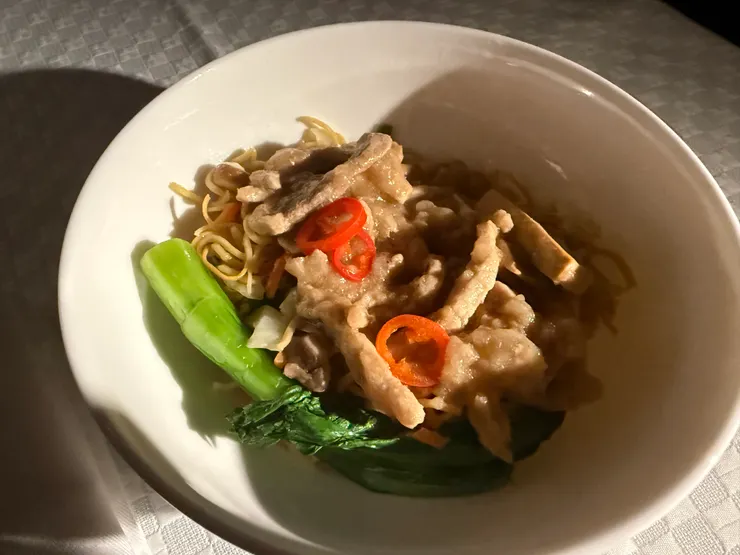 我點了肉絲五香豆干拌麵，好吃！😋