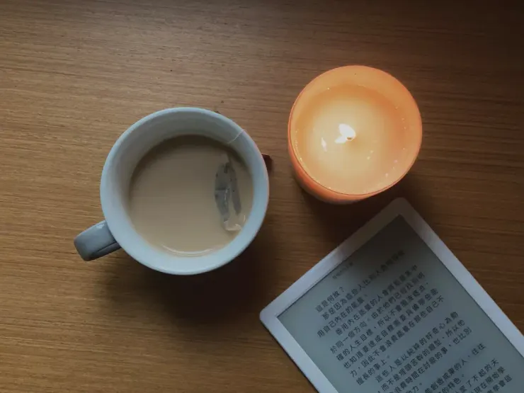 我的第一台黑白閱讀器，尺寸輕巧，攜帶方便。