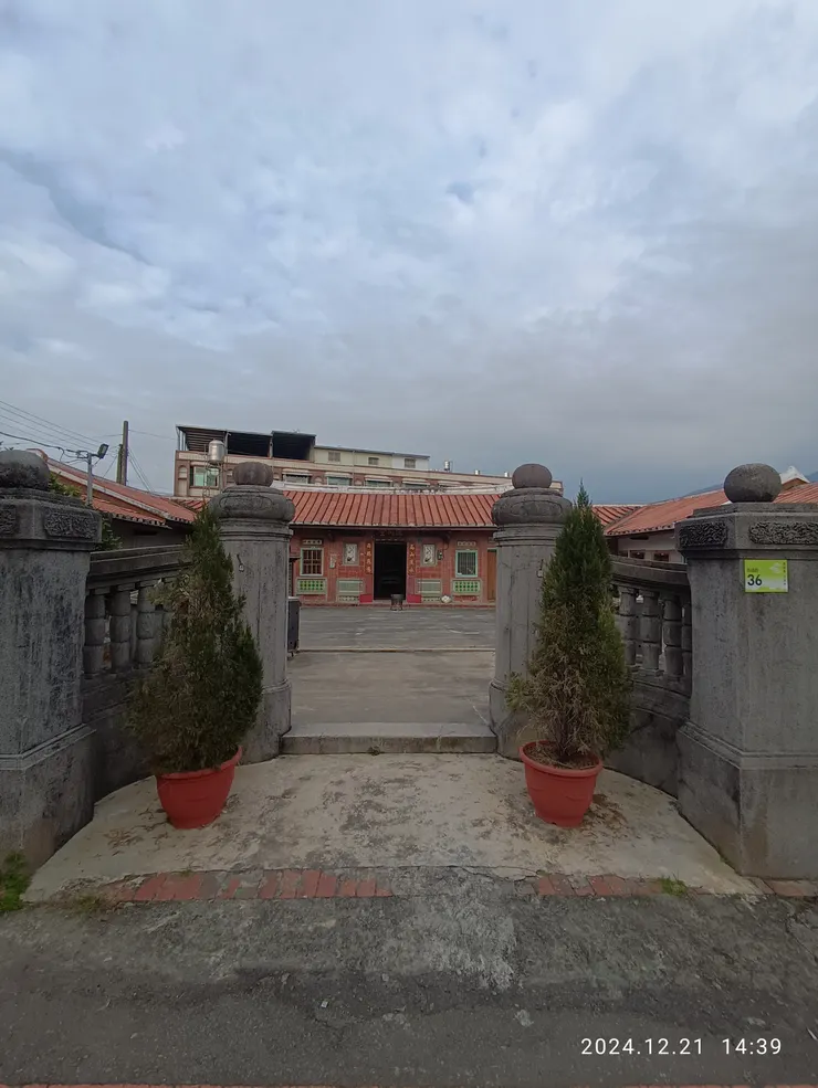 正門