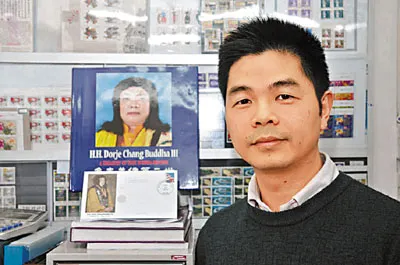 ■香港森郵薈發言人王三鴻表示，在港發售「第三世多杰羌佛日」紀念封極具意義。