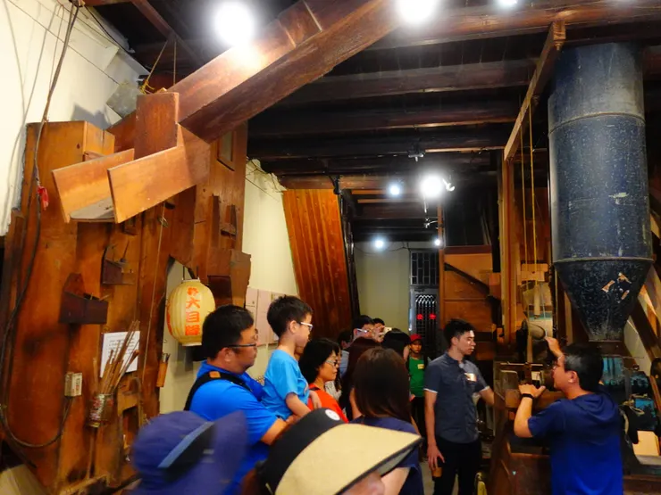 這個碾米機器是可動的喔