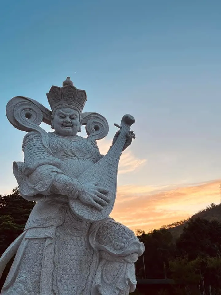手持琵琶的東方天王,林福燦師兄攝