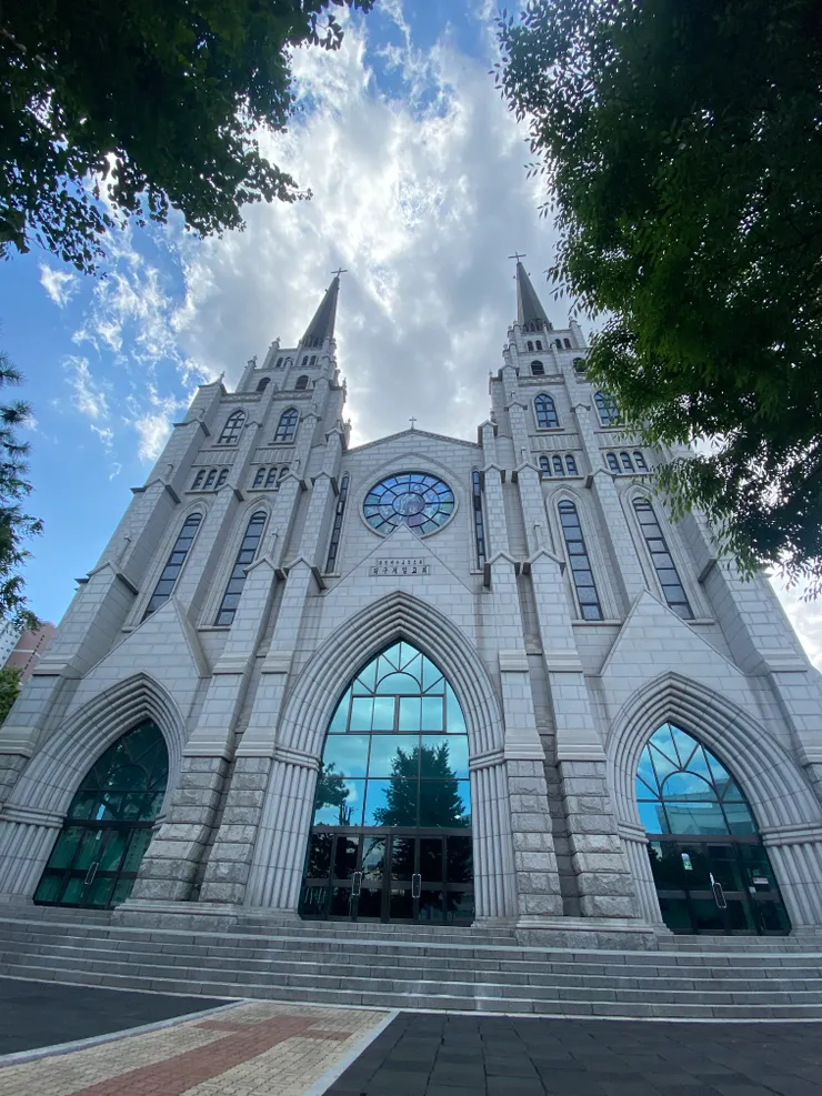 氣勢雄偉的第一教堂