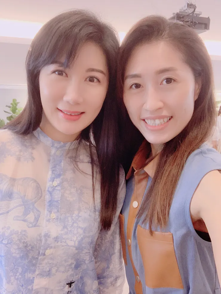 愛閃耀_李董事長(左) / 最高創始代理人_方佑心(右)