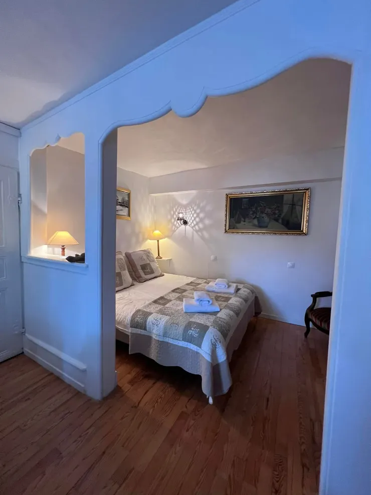 臥室有個簡單隔間