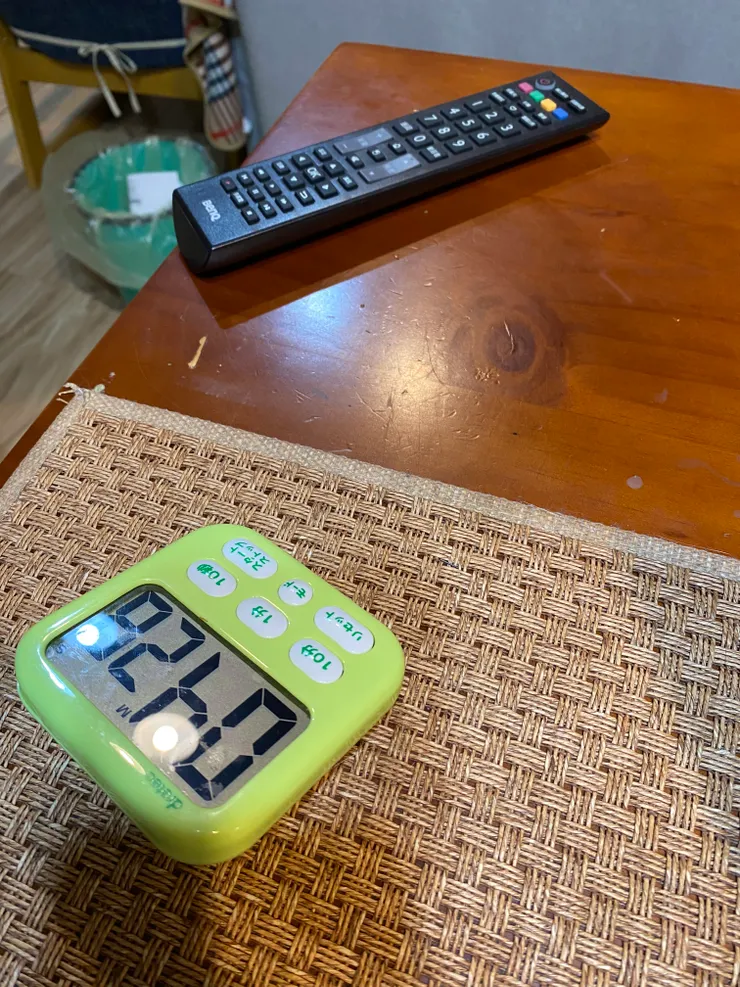 讓少女自己計時用眼睛的時間跟休息時間