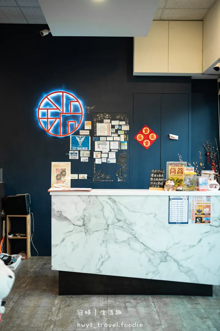 [台南親子友善餐廳]敝姓鍋台南海安店，龍蝦海陸套餐、過年限定內用年菜超澎湃，台南過年聚餐推薦，附最新菜單