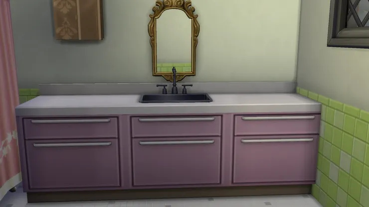 由於是女生用的,所以裝潢較女性化,不過粉紅色的櫃門也要經常抹乾淨。