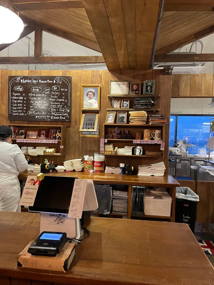 很多英國女王的照片 美感真的好