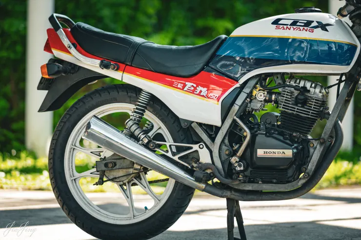 前後18吋鋁合金鋼圈