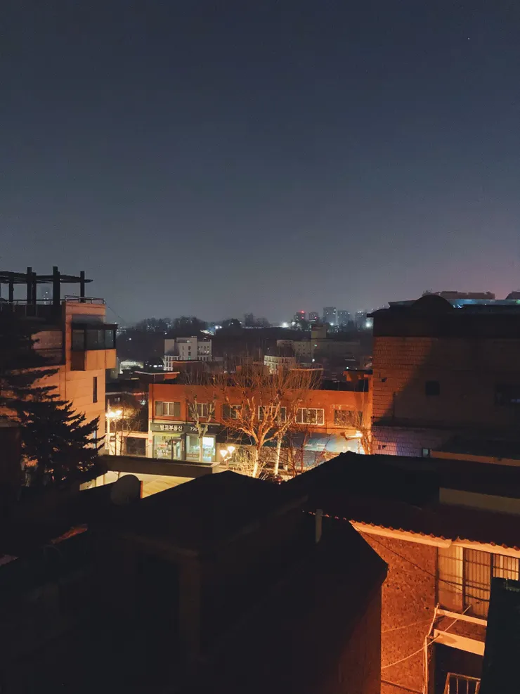 在梨泰院旅館隔離的最後一天晚上