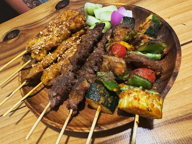 很少看到把小蕃茄拿來烤,別有一番風味