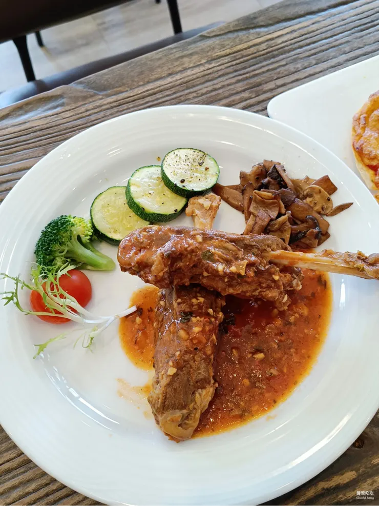 大直早午餐 義式茄汁燉豬膝 波赫士領地精品咖啡館