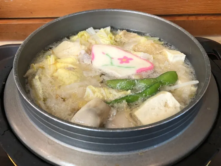 人生第一次吃到有放毛豆的酸菜白肉鍋