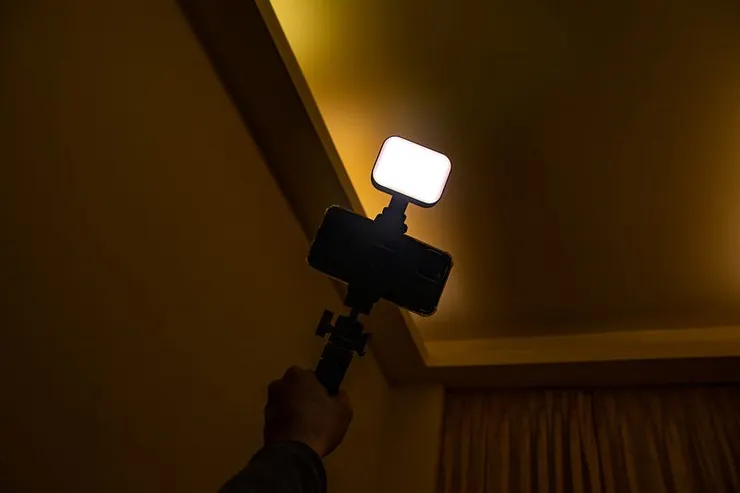 加掛在手機夾冷靴座上的mini補光燈