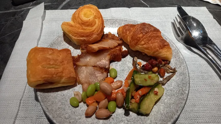 這是台中福華早餐的沙拉吧菜色!全都很好吃!