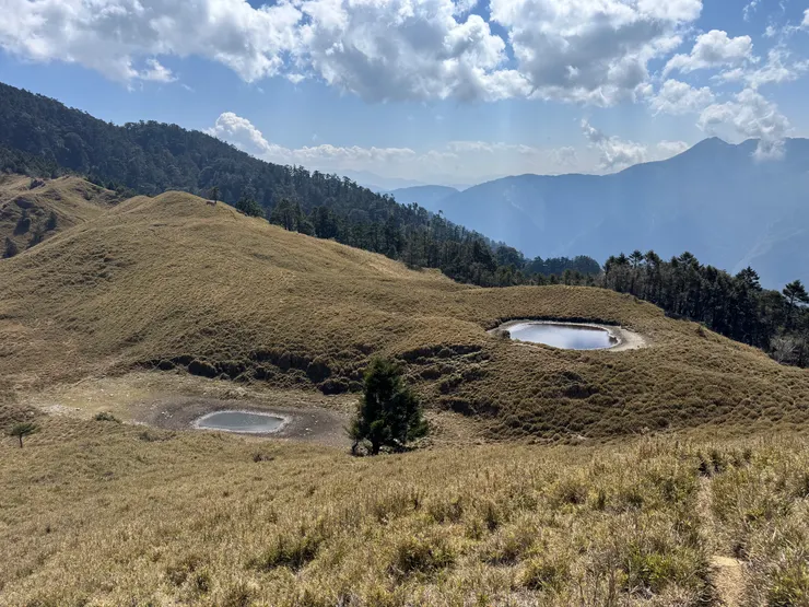 安東軍下大小兩個看天池。