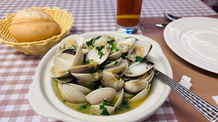 橄欖油香蒜炒鮮蜆