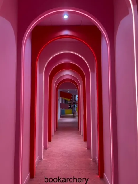 粉紅拱門，photo by bookarchery