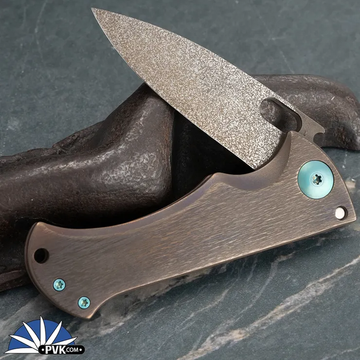 半開狀態的血鯊。