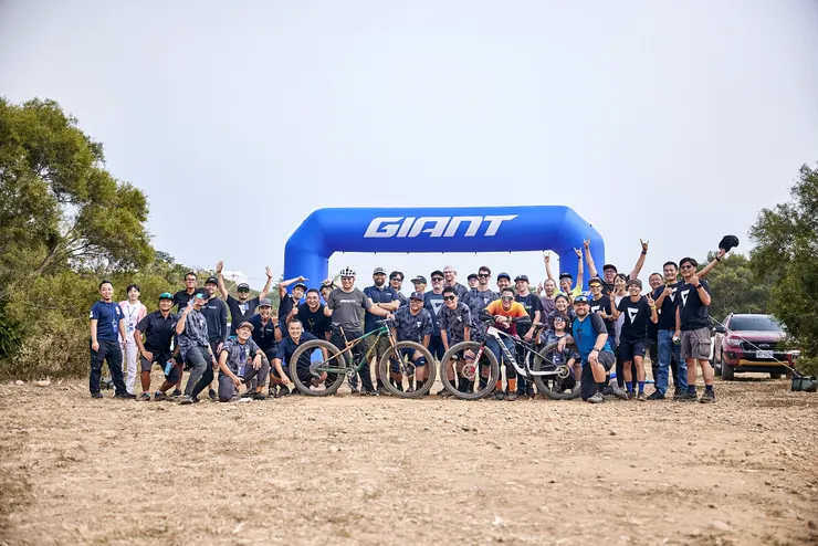 Great Team Work!! Giant x FOX x SRAM x Shimano!