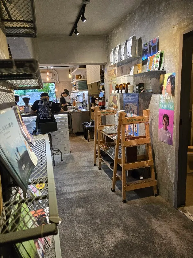 平日早上工作人員有兩位,蠻親切的