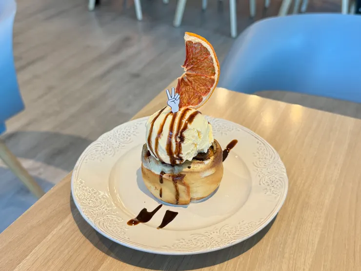 肉桂捲 甜蜜蜜香蕉(+冰淇淋)   110元(+55元)