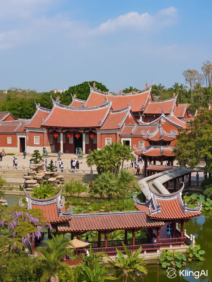 九風園中對厝建築群及古樸優雅的觀景廊橋透風橋