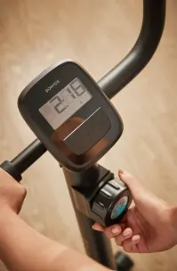 介面下方可以轉動踏板重量，調整踩踏的施力程度