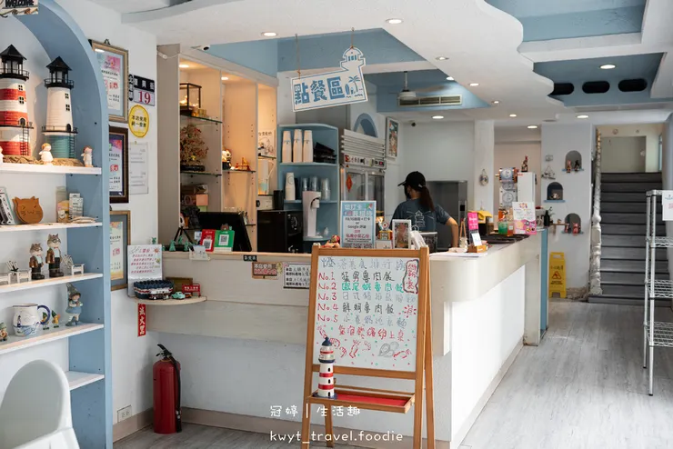 雲林北港美食餐廳_幸福燈塔複合式餐飲_痛風系滷肉飯!整層貓貓