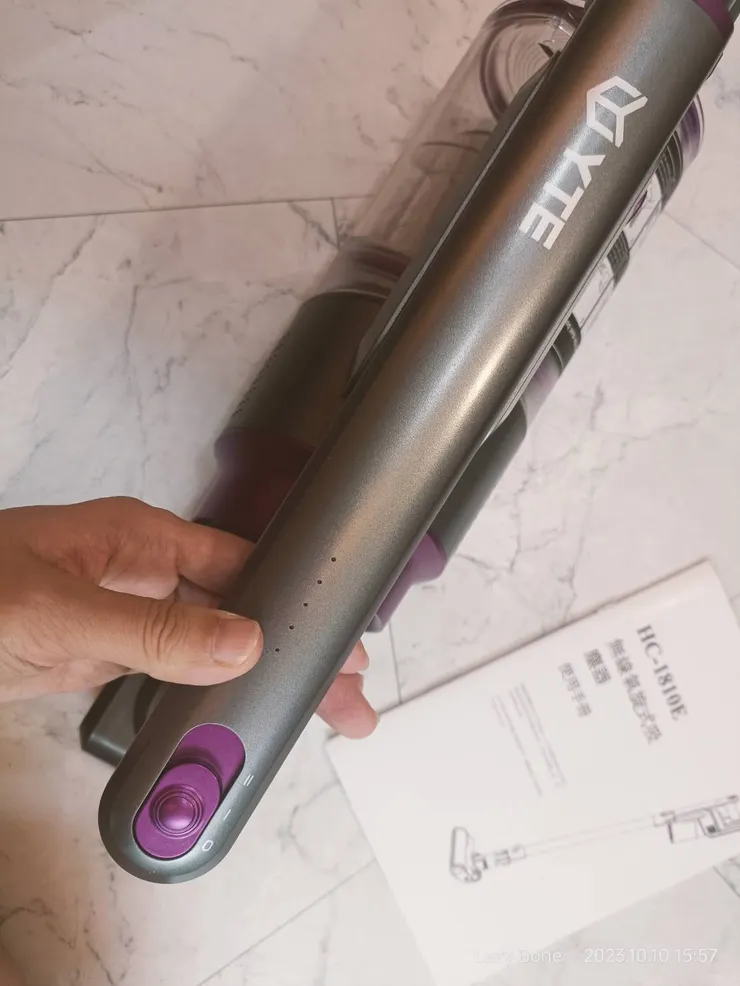 YTE無線高速渦輪吸塵器HC-1810E──推動開關