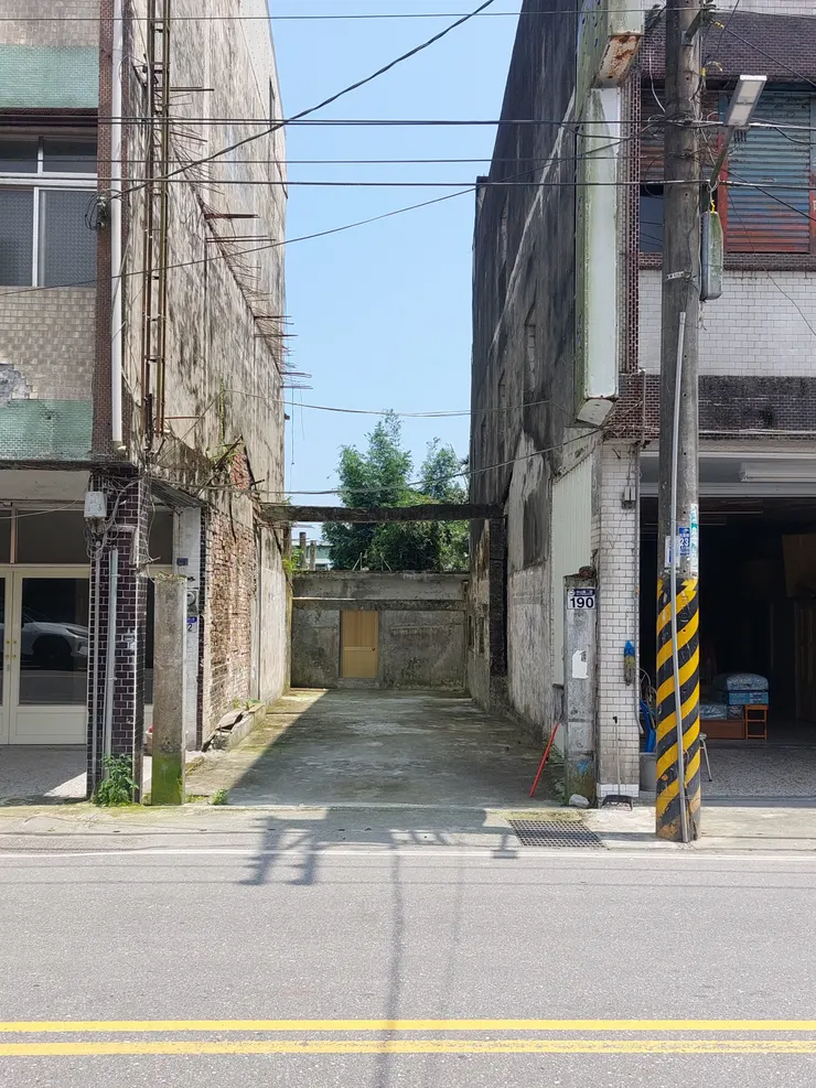 還有門牌的廢墟 / 林鴻鈞@並木居