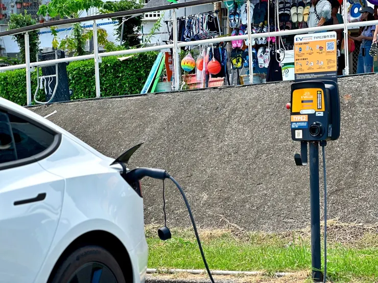 Tesla Model3 Type 2 充電