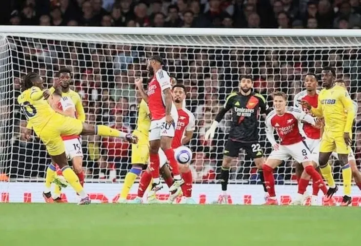 艾蕯凌空抽射破網助水晶宫追和1:1