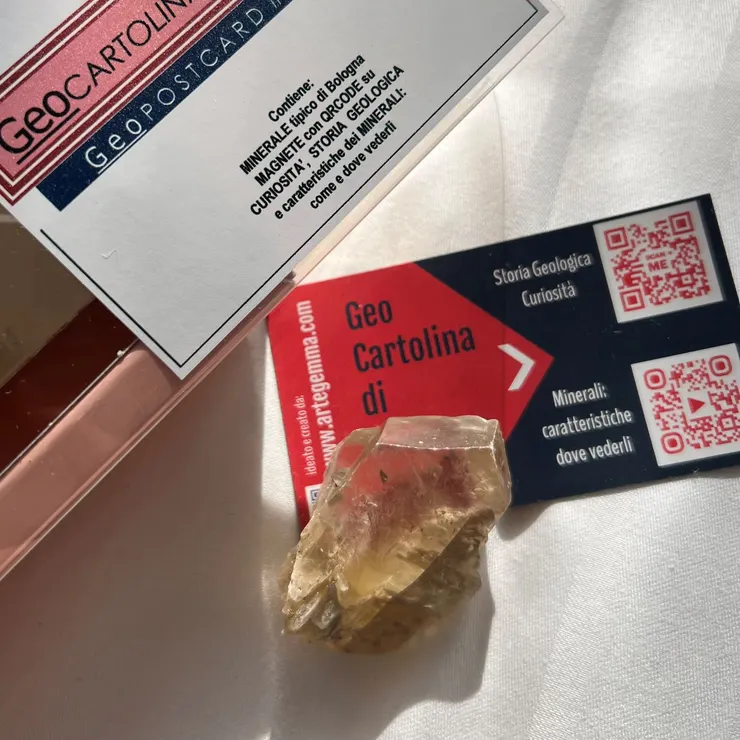 波隆那礦物展上義大利礦商伯伯送的波隆那本地石膏小禮物,上面還有詳細的英文內容與波隆那地質介紹