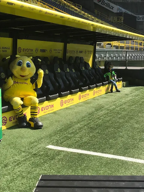 【德國旅遊】球場參觀(1) 多特蒙德(Borussia Dortmund)主場Signal Iduna Park不專業球迷參觀心得