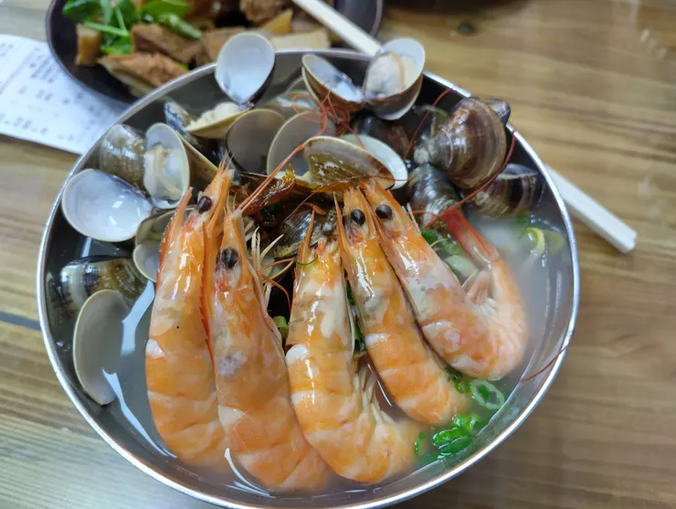 蛤蜊鮮蝦白麵