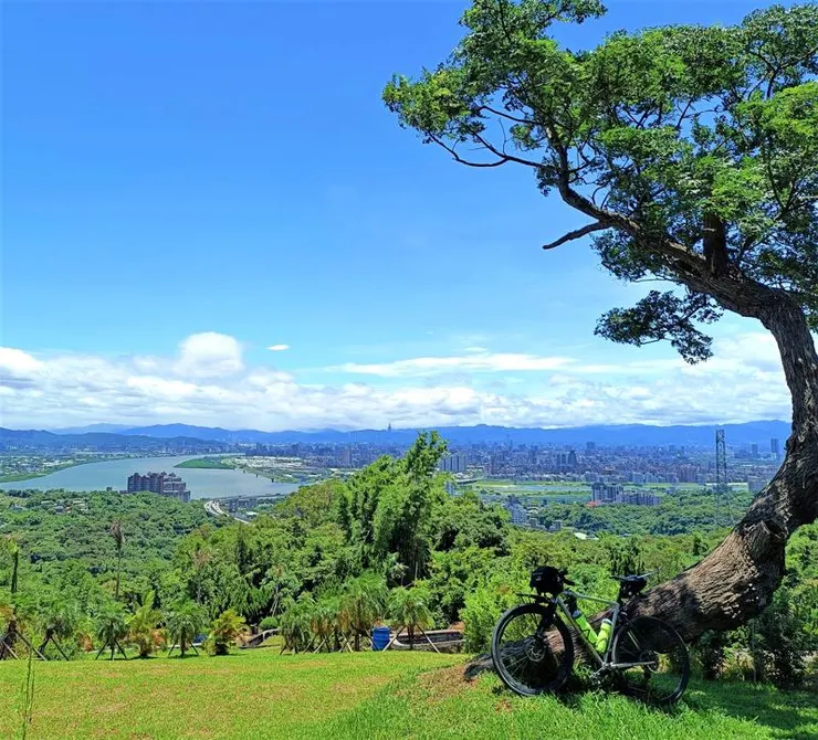 觀音山的天乙路風水視野俱佳。