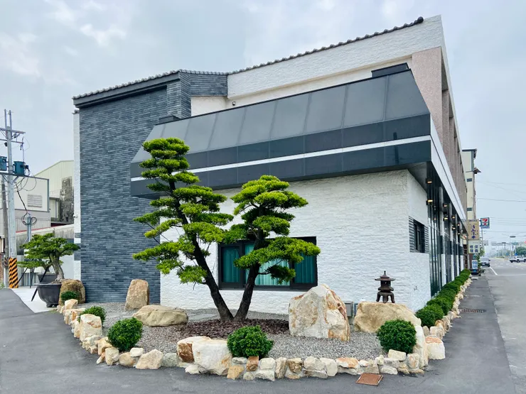 ▲ 日式風格的民宿，就在台17縣濱海公路旁