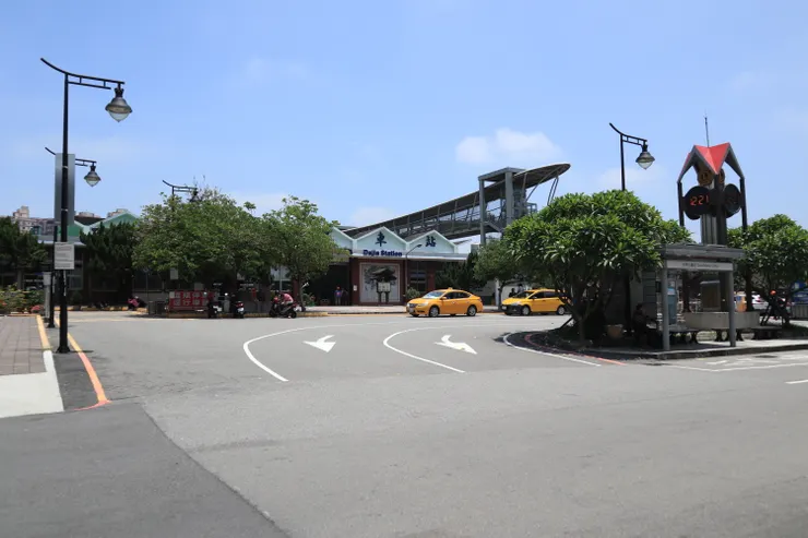 正午時分的大甲車站