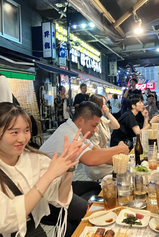 一起在居酒街大口喝啤酒 尋找屬於自己的片刻寧靜