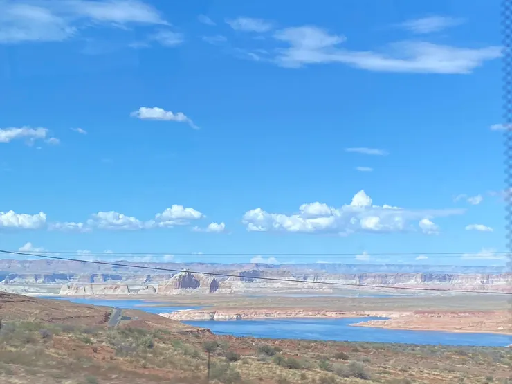 離開Lower Antelope Canyon,準備返程回Vegas。(圖:予晞)