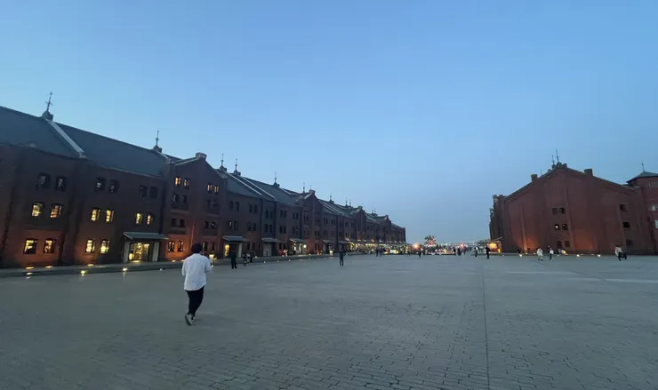 傍晚時分來有些美感。