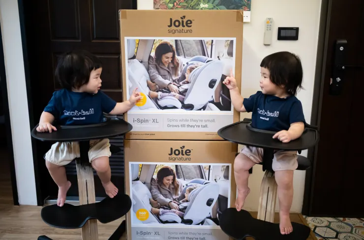 「哇～好大的箱子喔！」