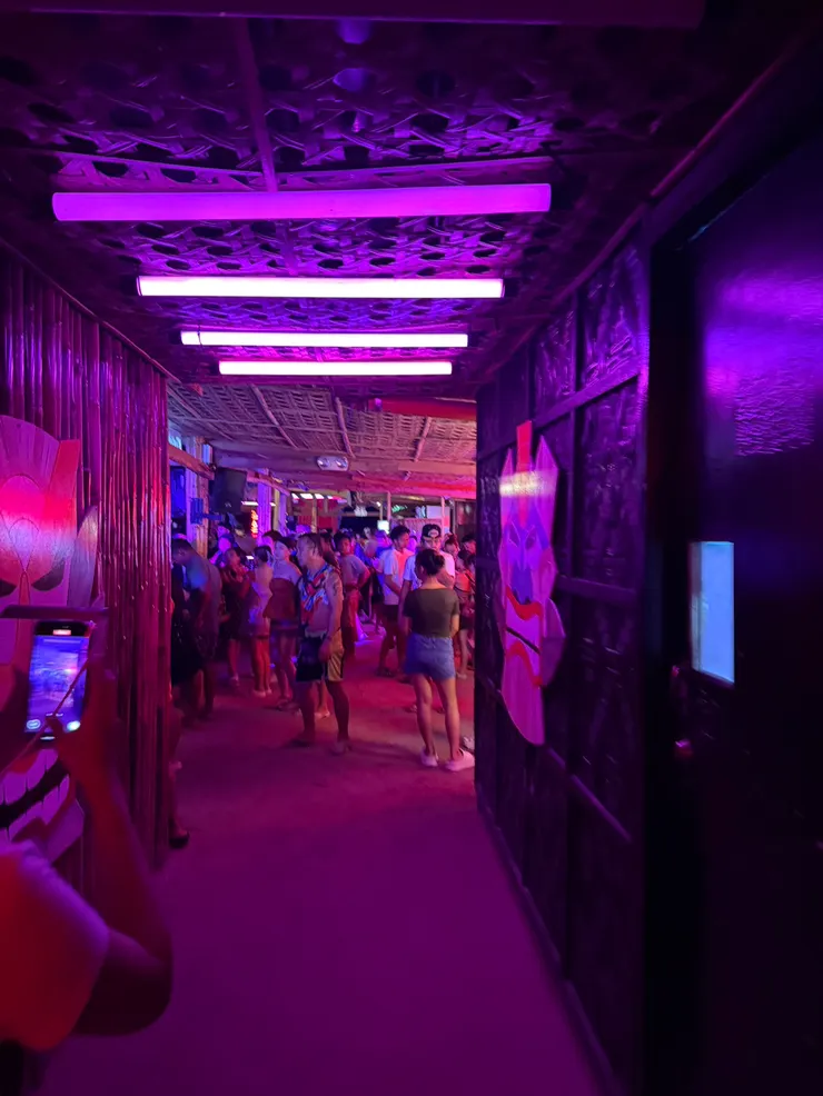 當地特色泡泡夜店