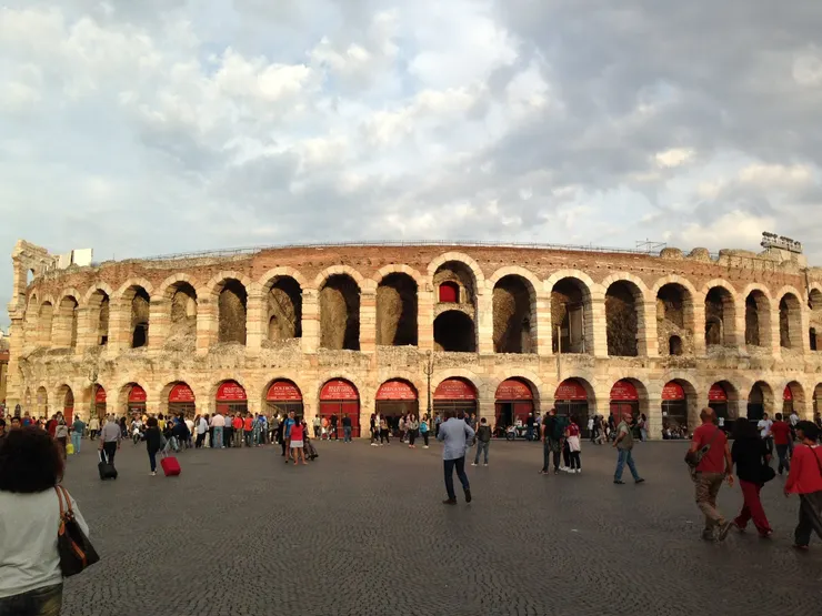 維洛納的圓形劇場，不但保存良好，至今仍舉行各式的活動