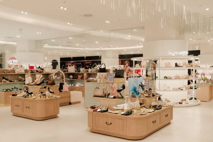 ▲Pineapple Outfitter以清爽色彩搭配原木元素,為繼小北門店後,第二家延續全新店裝風格的據點。
