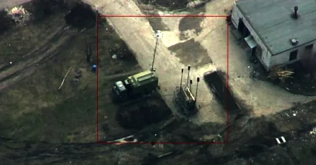 2016年被拍到出現在頓巴斯的R-330Zh居民電戰系統，R-330Zh居民於2008年服役，是一套結合干擾與信號情報蒐集能力的電戰設備，主要負責偵蒐衛星通訊、導航設備與蜂巢網路來向與內容並在需要時加以干擾，其訊號截收頻率範圍在100-2000MHz之間，涵蓋多數通訊鏈路與衛星導航設備頻率範圍；而干擾方面可對800-1900MHz的頻段範圍內實施干擾。對地面無線電實施干擾的有效距離約20-25公里，對機載通訊設備的干擾距離則有50公里以上。全向探測訊號時每秒掃描頻率範圍不少於800MHz，對訊號進行測向時每秒掃描頻率範圍不少於400MHz，測向誤差不超過3度，可同時發射的干擾訊號數量最多12個